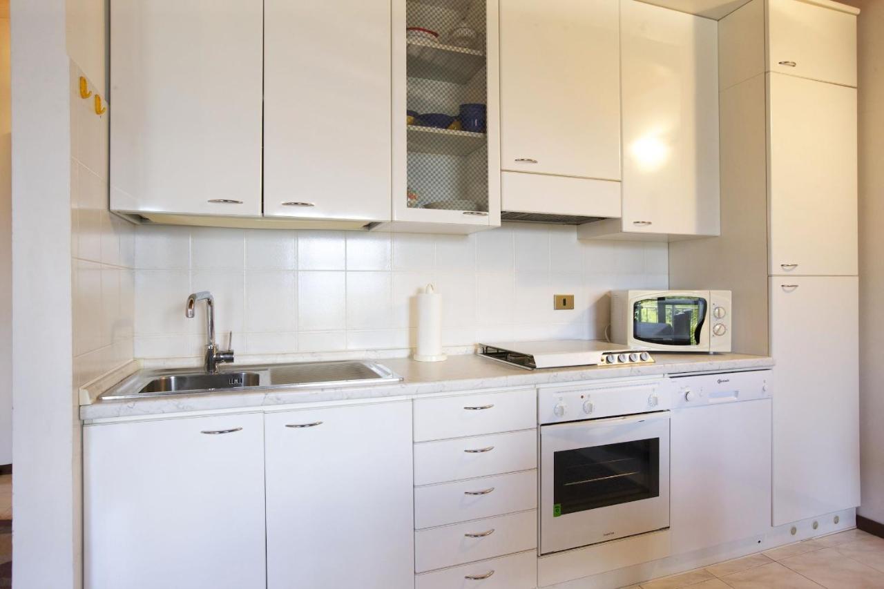 Ferienwohnung Residenza Arcobaleno Pino Lago Maggiore Exterior foto