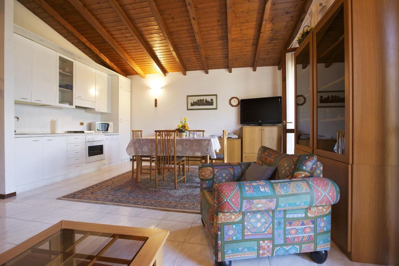 Ferienwohnung Residenza Arcobaleno Pino Lago Maggiore Exterior foto
